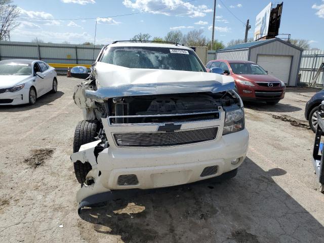 3GNMCGE07CG299598 - 2012 CHEVROLET AVALANCHE LTZ WHITE photo 5