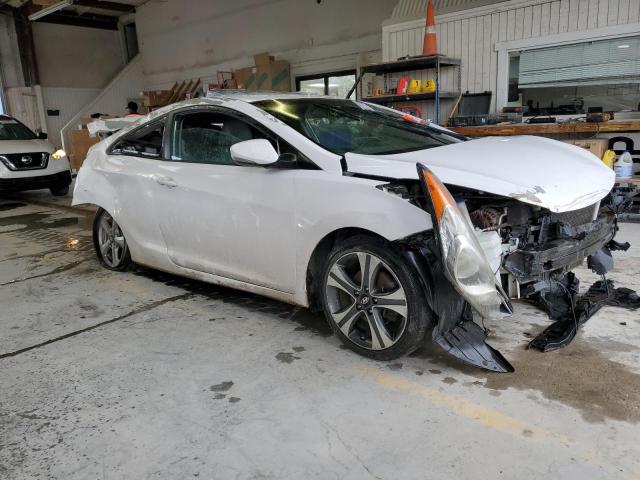 KMHDH6AE2DU015956 - 2013 HYUNDAI ELANTRA CO GS WHITE photo 4