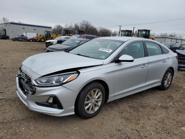 5NPE24AF8JH714702 - 2018 HYUNDAI SONATA SE SILVER photo 1