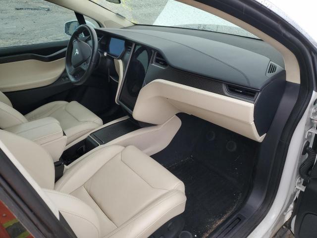 5YJXCAE24JF102412 - 2018 TESLA MODEL X WHITE photo 8