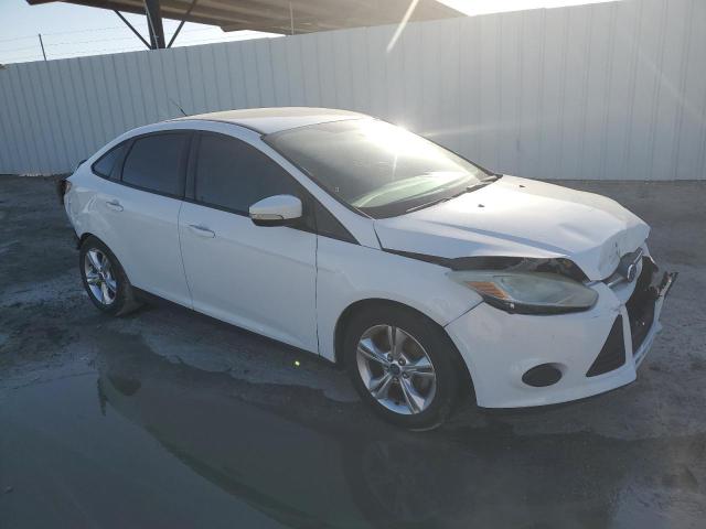 1FADP3F27DL375823 - 2013 FORD FOCUS SE WHITE photo 4