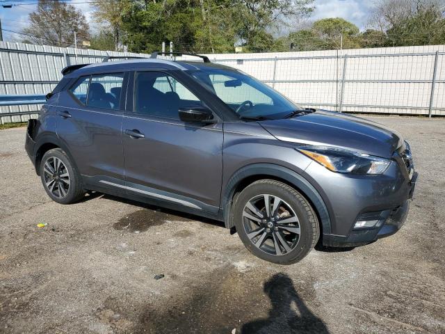 3N1CP5CU2KL497162 - 2019 NISSAN KICKS S GRAY photo 4