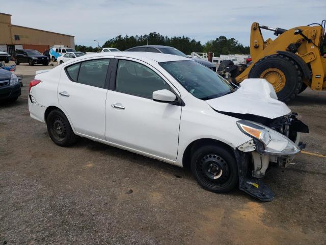 3N1CN7AP5JL814686 - 2018 NISSAN VERSA S/S S WHITE photo 4