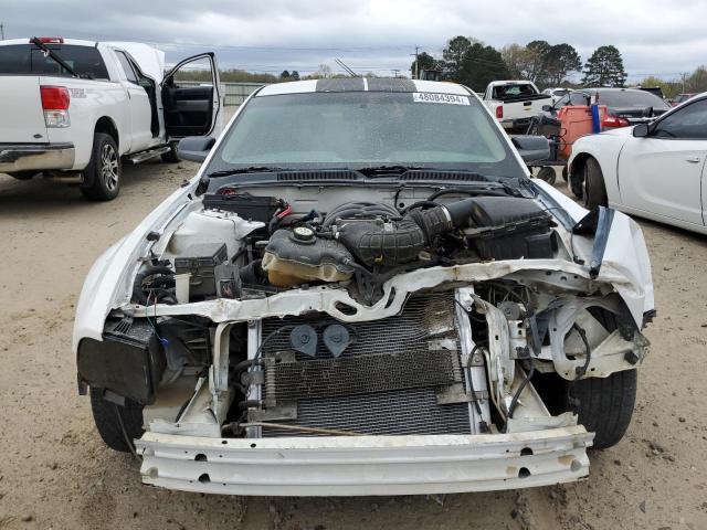 1ZVFT82H555101481 - 2005 FORD MUSTANG GT WHITE photo 5