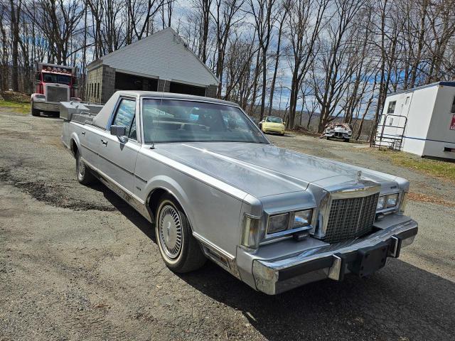 1LNBP96F7FY657999 - 1985 LINCOLN TOWN CAR SILVER photo 2