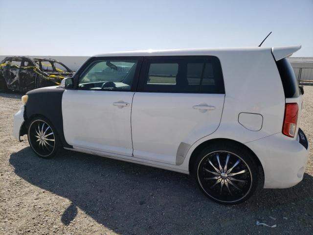 JTLZE4FE6B1138047 - 2011 TOYOTA SCION XB WHITE photo 2