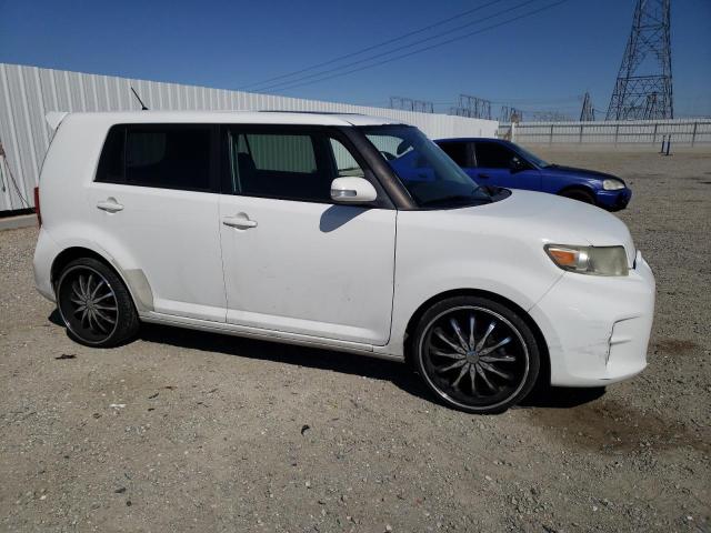 JTLZE4FE6B1138047 - 2011 TOYOTA SCION XB WHITE photo 4