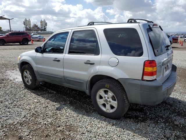 1FMCU03157KA97230 - 2007 FORD ESCAPE XLT SILVER photo 2