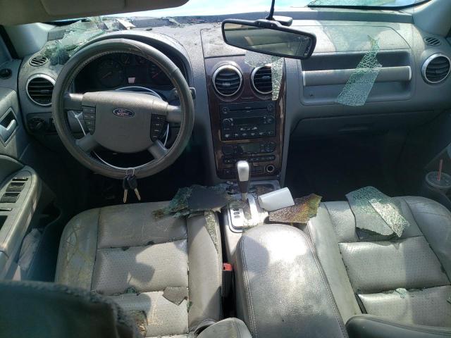 1FMDK02177GA33236 - 2007 FORD FREESTYLE SEL SILVER photo 8