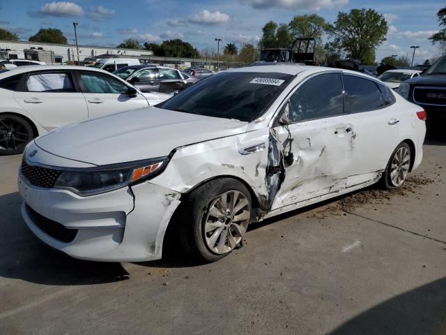 5XXGU4L31JG212857 - 2018 KIA OPTIMA EX WHITE photo 1