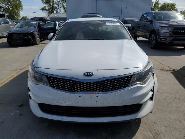 5XXGU4L31JG212857 - 2018 KIA OPTIMA EX WHITE photo 5