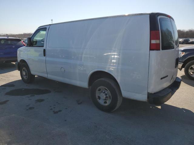 1GCGG25C481207814 - 2008 CHEVROLET EXPRESS G2 WHITE photo 2