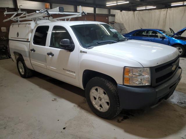 3GCXCUEJ2AG260170 - 2010 CHEVROLET SILVERADO C1500 HYBRID WHITE photo 4