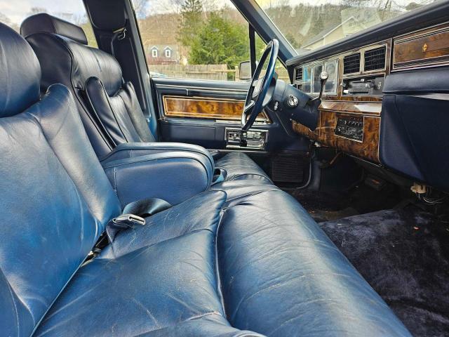 1LNBP96F3EY712821 - 1984 LINCOLN TOWN CAR BLUE photo 5