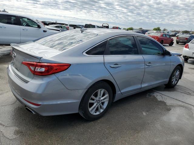 5NPE24AF6FH211581 - 2015 HYUNDAI SONATA SE SILVER photo 3