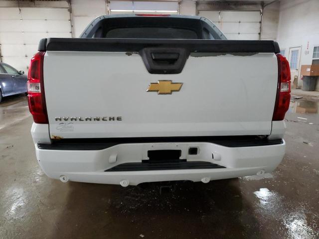 3GNTKGE70CG277972 - 2012 CHEVROLET AVALANCHE LTZ WHITE photo 6