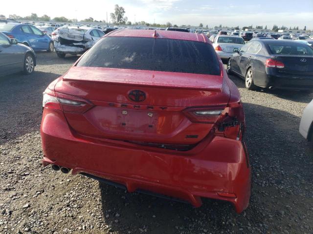 4T1K61AK9MU494995 - 2021 TOYOTA CAMRY XSE RED photo 6