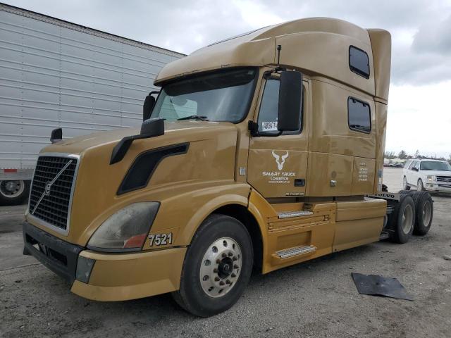 4V4NC9EH7CN536598 - 2012 VOLVO VN VNL GOLD photo 2