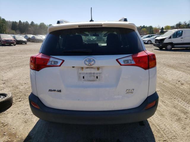 2T3RFREV9FW292587 - 2015 TOYOTA RAV4 XLE WHITE photo 6