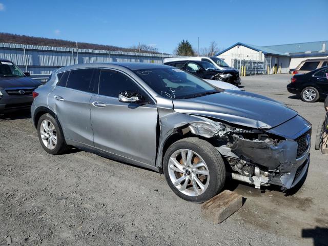 SJKCH5CP5HA036863 - 2017 INFINITI QX30 BASE SILVER photo 4