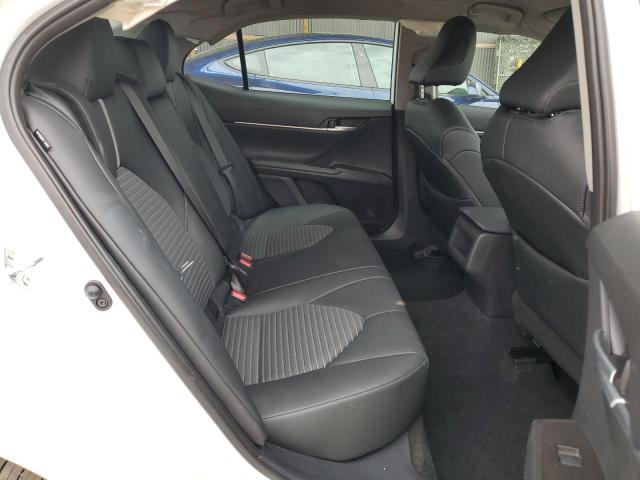 4T1G11AKXRU885410 - 2024 TOYOTA CAMRY SE NIGHT SHADE WHITE photo 10