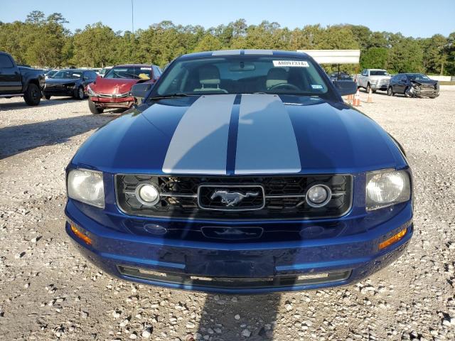 1ZVFT80N965224596 - 2006 FORD MUSTANG BLUE photo 5