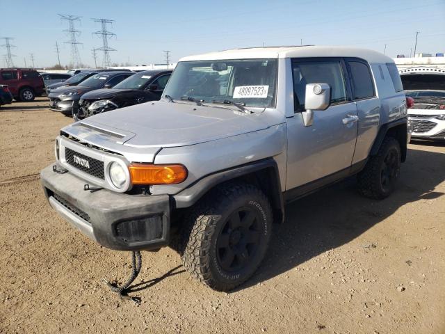 JTEBU11F980105911 - 2008 TOYOTA FJ CRUISER SILVER photo 1