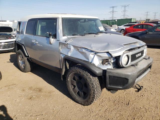 JTEBU11F980105911 - 2008 TOYOTA FJ CRUISER SILVER photo 4