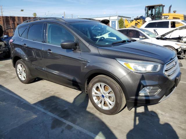 1FMCU0GD3JUA56546 - 2018 FORD ESCAPE SE GRAY photo 4