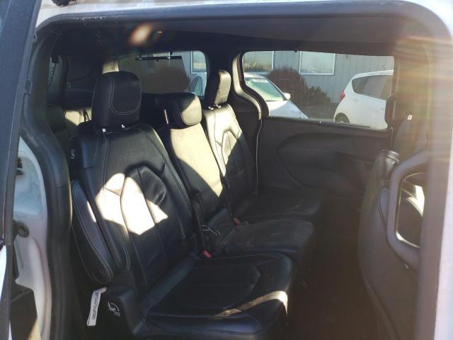 2C4RC1BG1KR522384 - 2019 CHRYSLER PACIFICA TOURING L WHITE photo 11