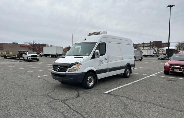 WD3PE7CC6A5490098 - 2010 MERCEDES-BENZ SPRINTER 2500 WHITE photo 2