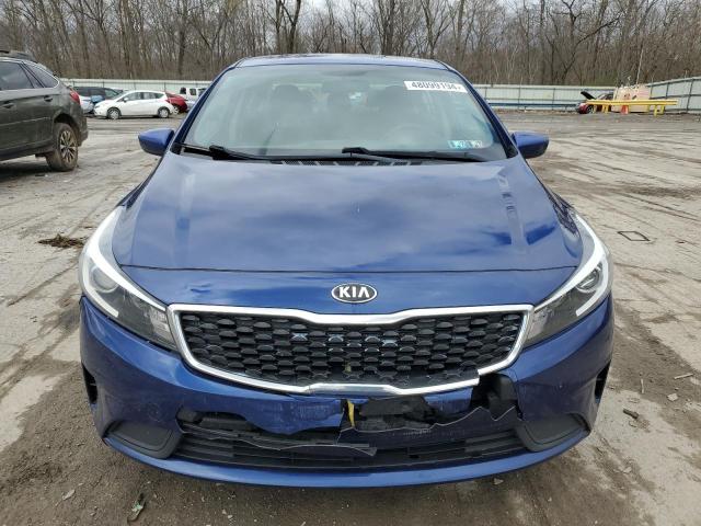 3KPFK4A7XHE064895 - 2017 KIA FORTE LX BLUE photo 5