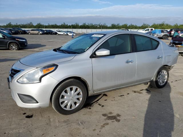 3N1CN7AP6GL828766 - 2016 NISSAN VERSA S SILVER photo 1