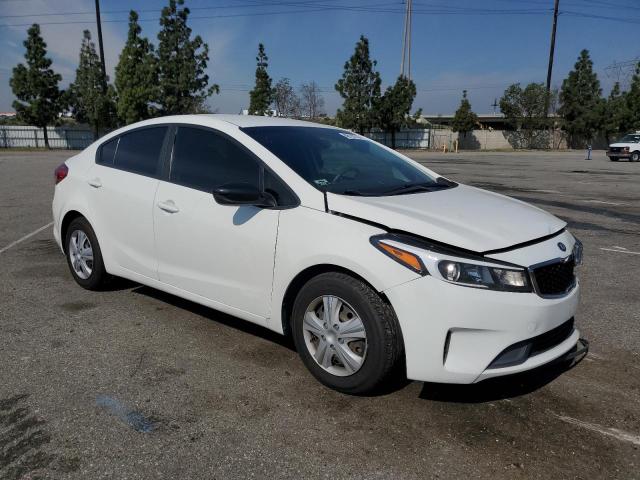 3KPFK4A7XHE057185 - 2017 KIA FORTE LX WHITE photo 4