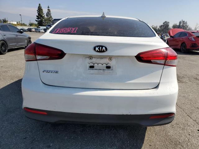 3KPFK4A7XHE057185 - 2017 KIA FORTE LX WHITE photo 6