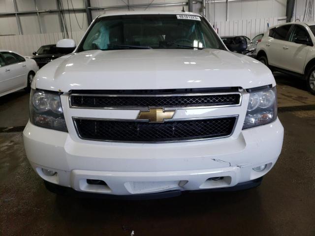 1GNSKJE35BR393589 - 2011 CHEVROLET SUBURBAN K1500 LT WHITE photo 5