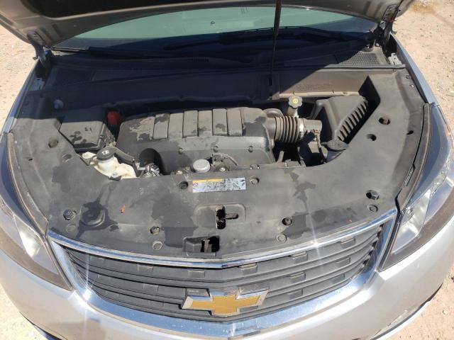 1GNKRFED8HJ348588 - 2017 CHEVROLET TRAVERSE LS SILVER photo 12