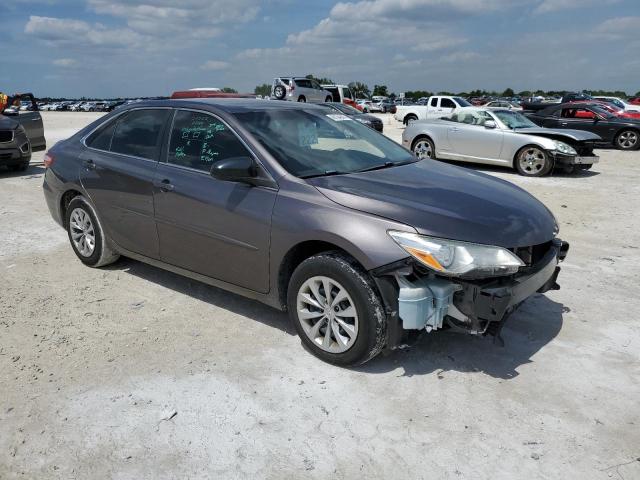 4T4BF1FK5FR461977 - 2015 TOYOTA CAMRY LE GRAY photo 4