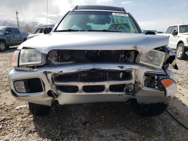 JN8DR09YX2W732799 - 2002 NISSAN PATHFINDER LE 银色 照片 5