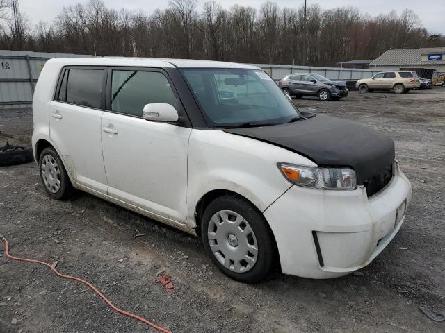 JTLKE50E181051116 - 2008 TOYOTA SCION XB WHITE photo 4