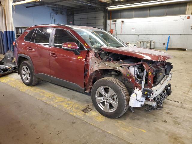 2T3P1RFVXNW311781 - 2022 TOYOTA RAV4 XLE BURGUNDY photo 4