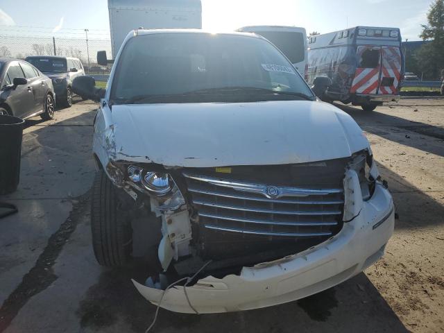 2A4GP44R96R705740 - 2006 CHRYSLER TOWN & COU LX WHITE photo 5