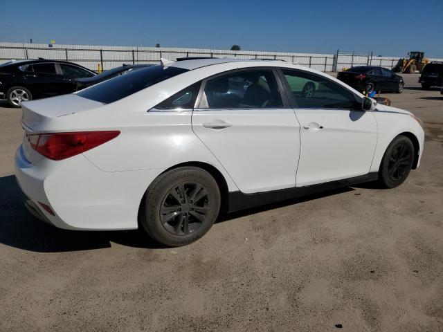 5NPEB4AC5EH900290 - 2014 HYUNDAI SONATA GLS WHITE photo 3