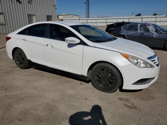 5NPEB4AC5EH900290 - 2014 HYUNDAI SONATA GLS WHITE photo 4