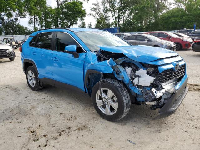 2T3W1RFV7LC064147 - 2020 TOYOTA RAV4 XLE BLUE photo 4