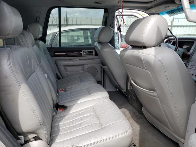 5LMFU275X5LJ24562 - 2005 LINCOLN NAVIGATOR ვერცხლისფერი ფოტო 10