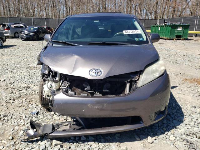 5TDYK3DC2BS135130 - 2011 TOYOTA SIENNA XLE GRAY photo 5