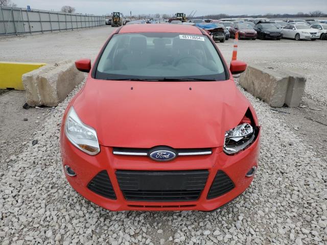 1FAHP3F28CL119819 - 2012 FORD FOCUS SE RED photo 5