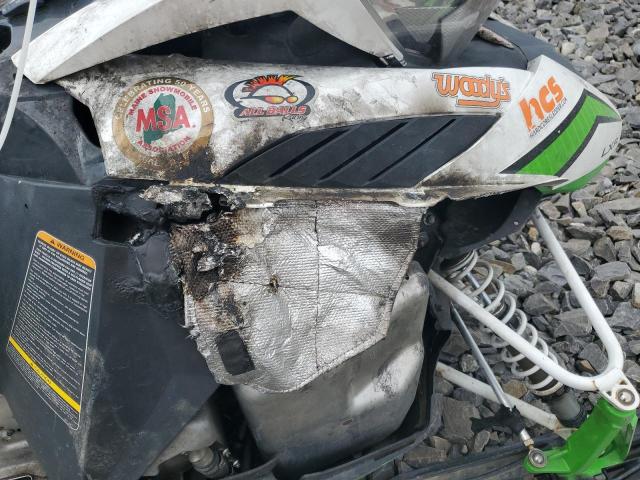 4UF16SNW0GT102279 - 2016 ARCTIC CAT ZR7000 TWO TONE photo 9