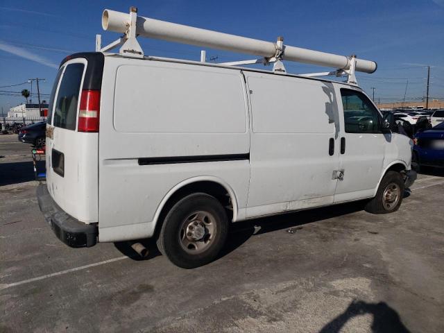 1GCGG25V271224840 - 2007 CHEVROLET EXPRESS G2 WHITE photo 3